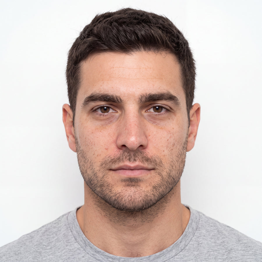 Rostro de un hombre antes de aplicar Handsomefyer